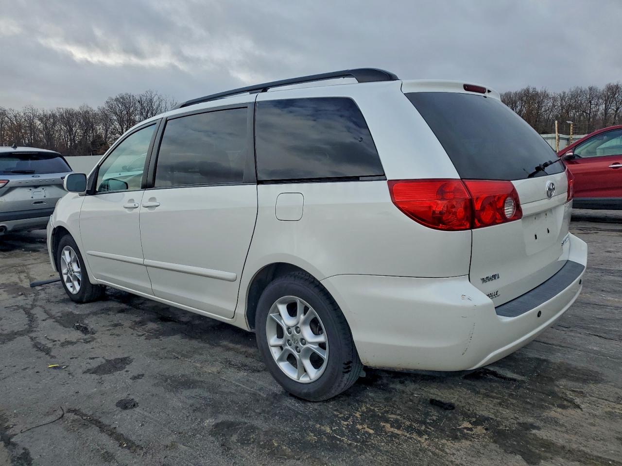 Lot #3298083151 2006 TOYOTA SIENNA XLE