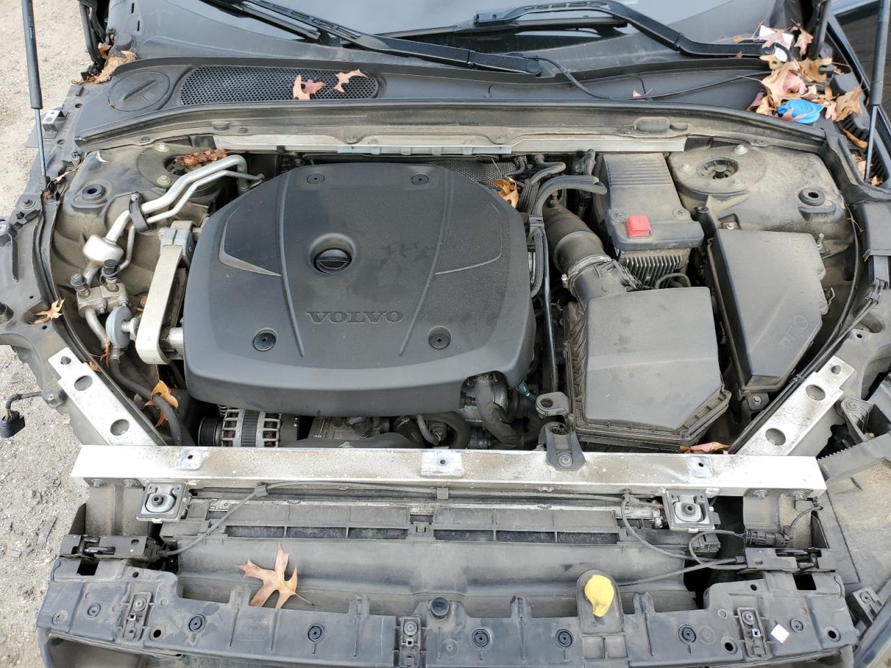 VOLVO S90 T5 MOMENTUM