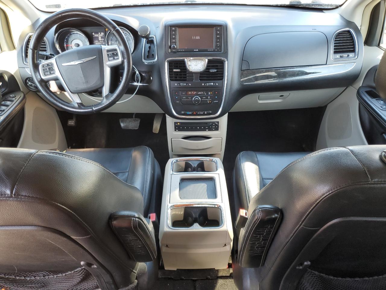 CHRYSLER TOWN & COUNTRY TOURING L