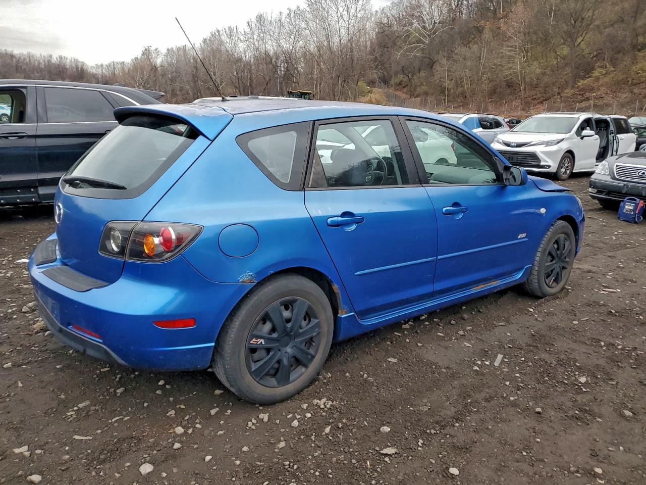 Lot #3302647083 2004 MAZDA 3 HATCHBAC