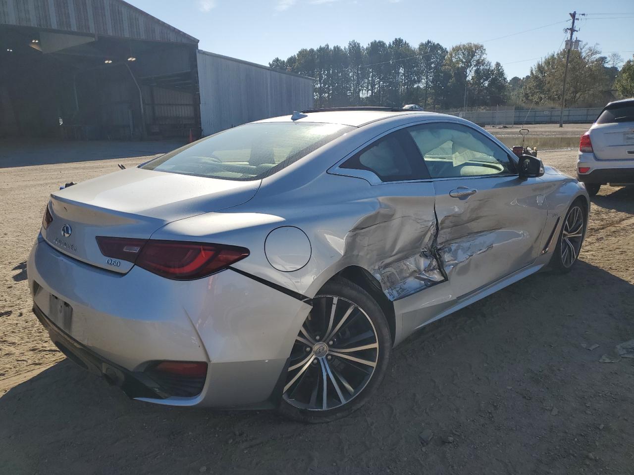 INFINITI Q60 LUXE 300