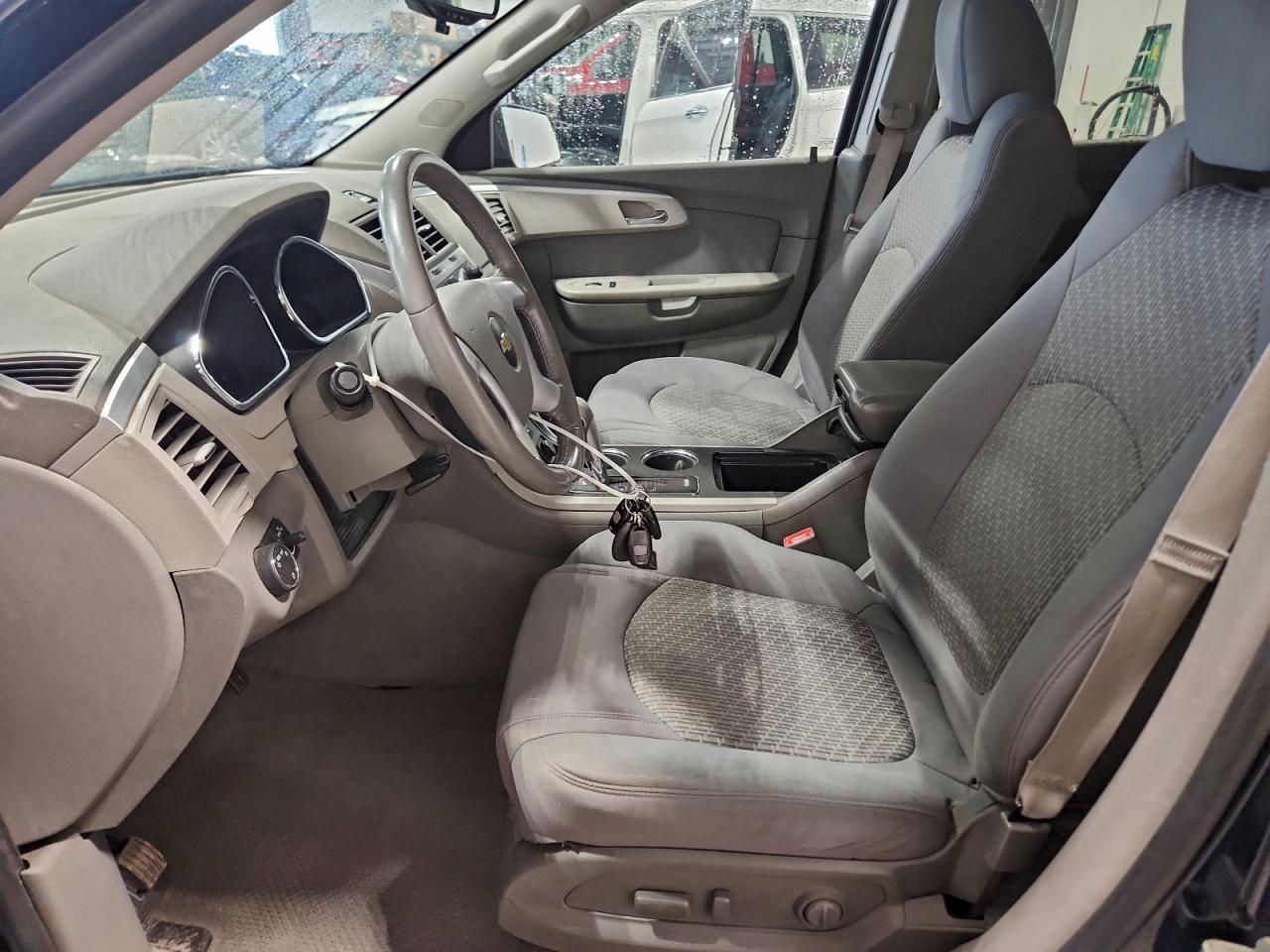 CHEVROLET TRAVERSE LS