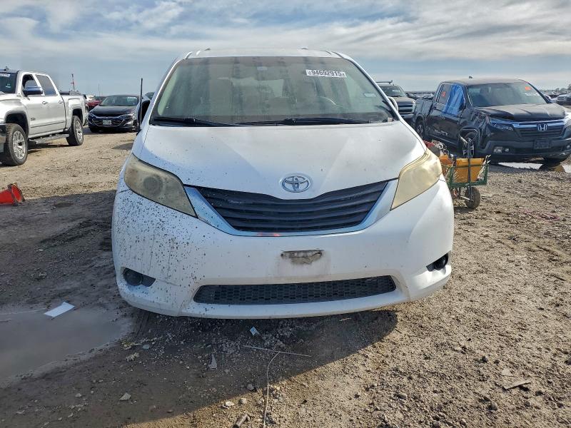 2011 TOYOTA SIENNA LE #3304794351