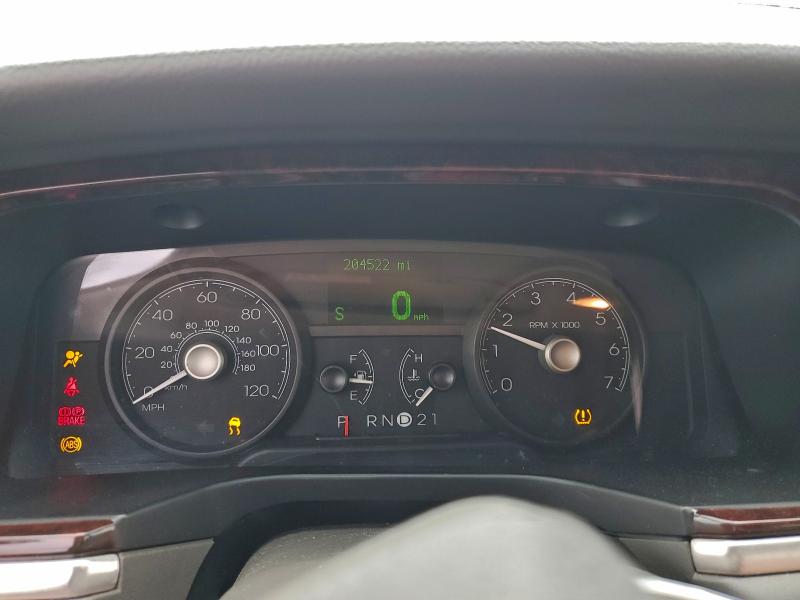 2009 LINCOLN TOWN CAR S #3308407353