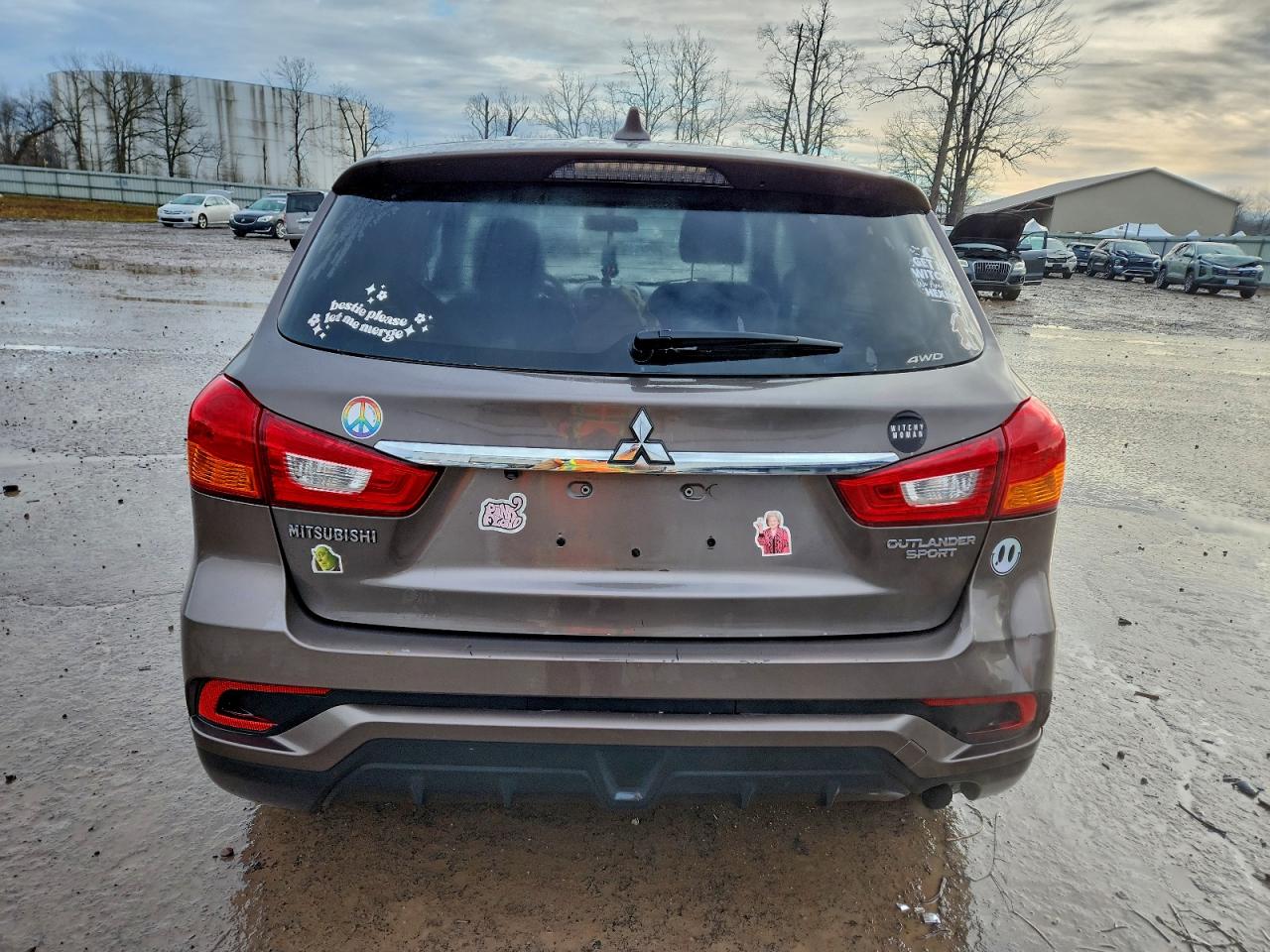 MITSUBISHI OUTLANDER ES