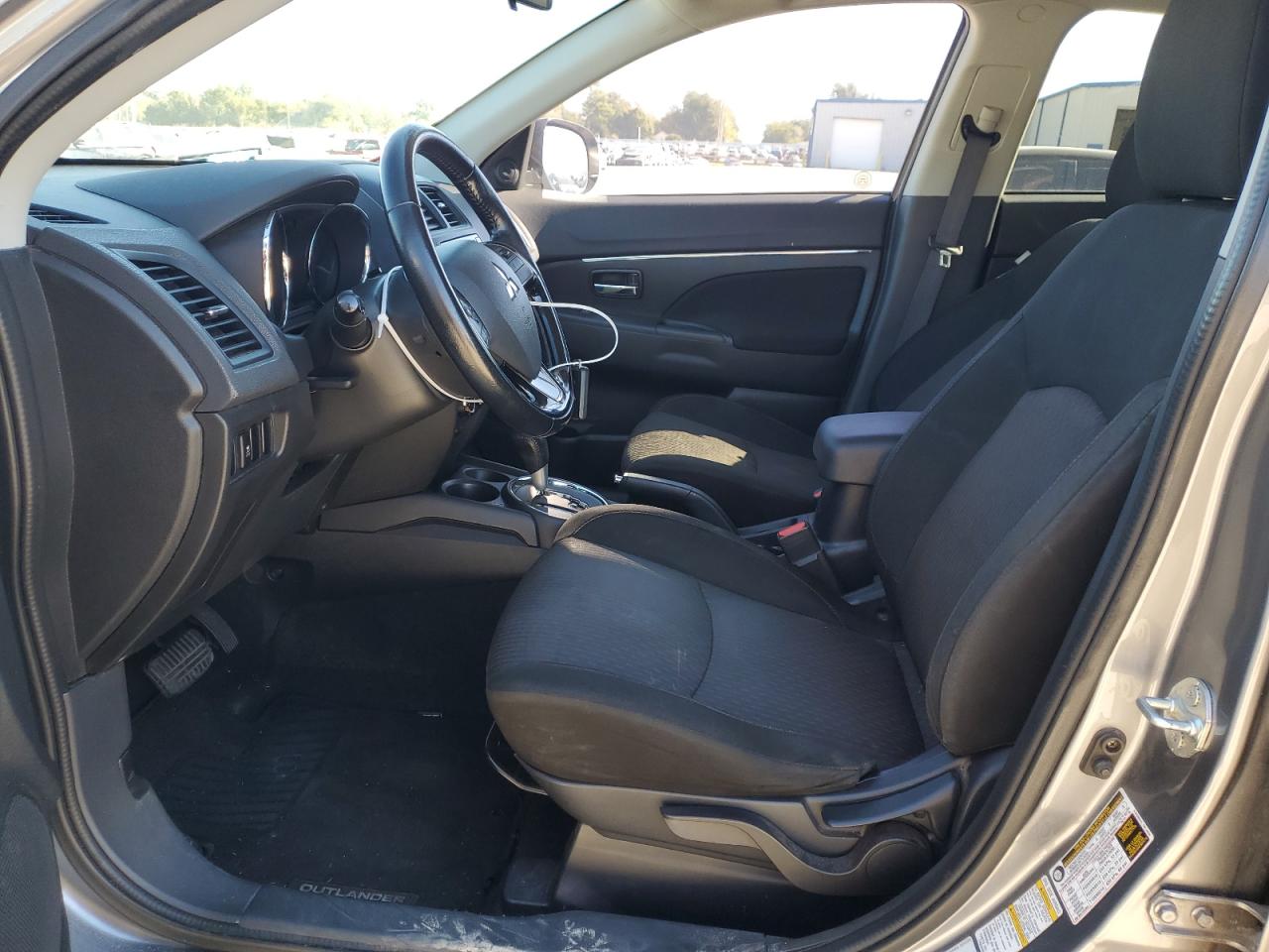 MITSUBISHI OUTLANDER ES