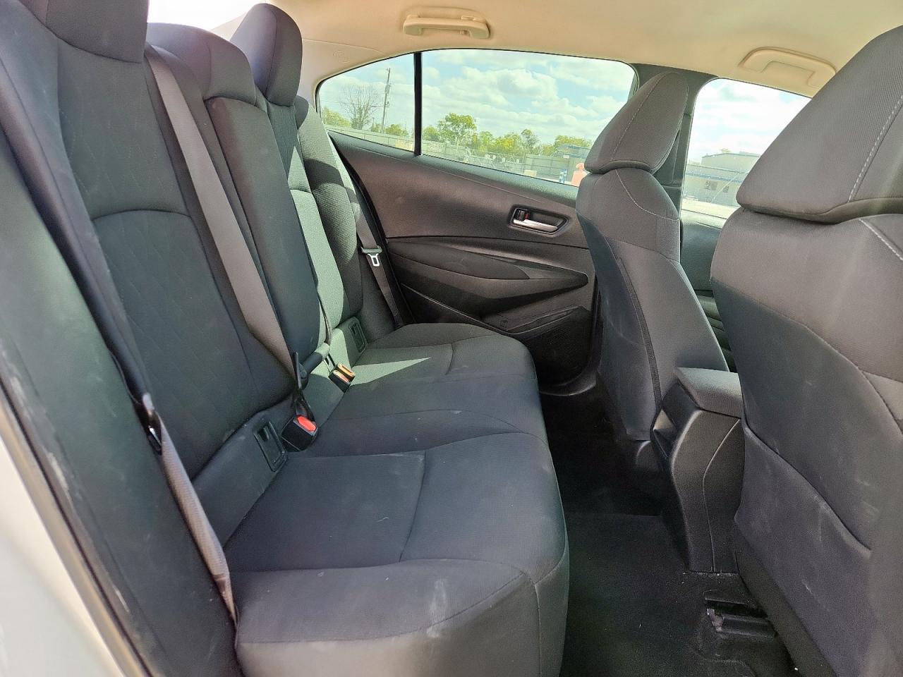 Lot #3318068373 2020 TOYOTA COROLLA LE