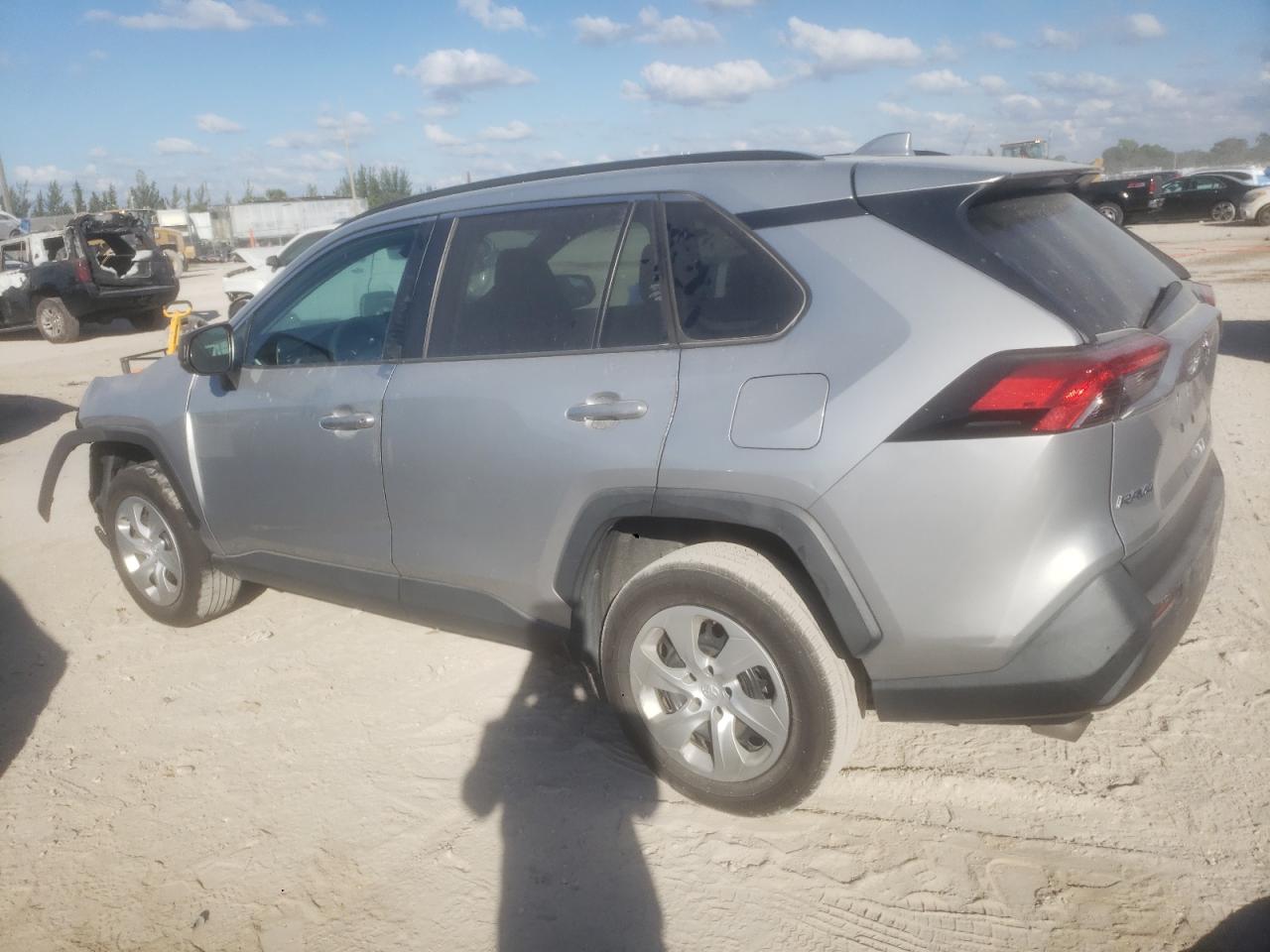 TOYOTA RAV4 LE