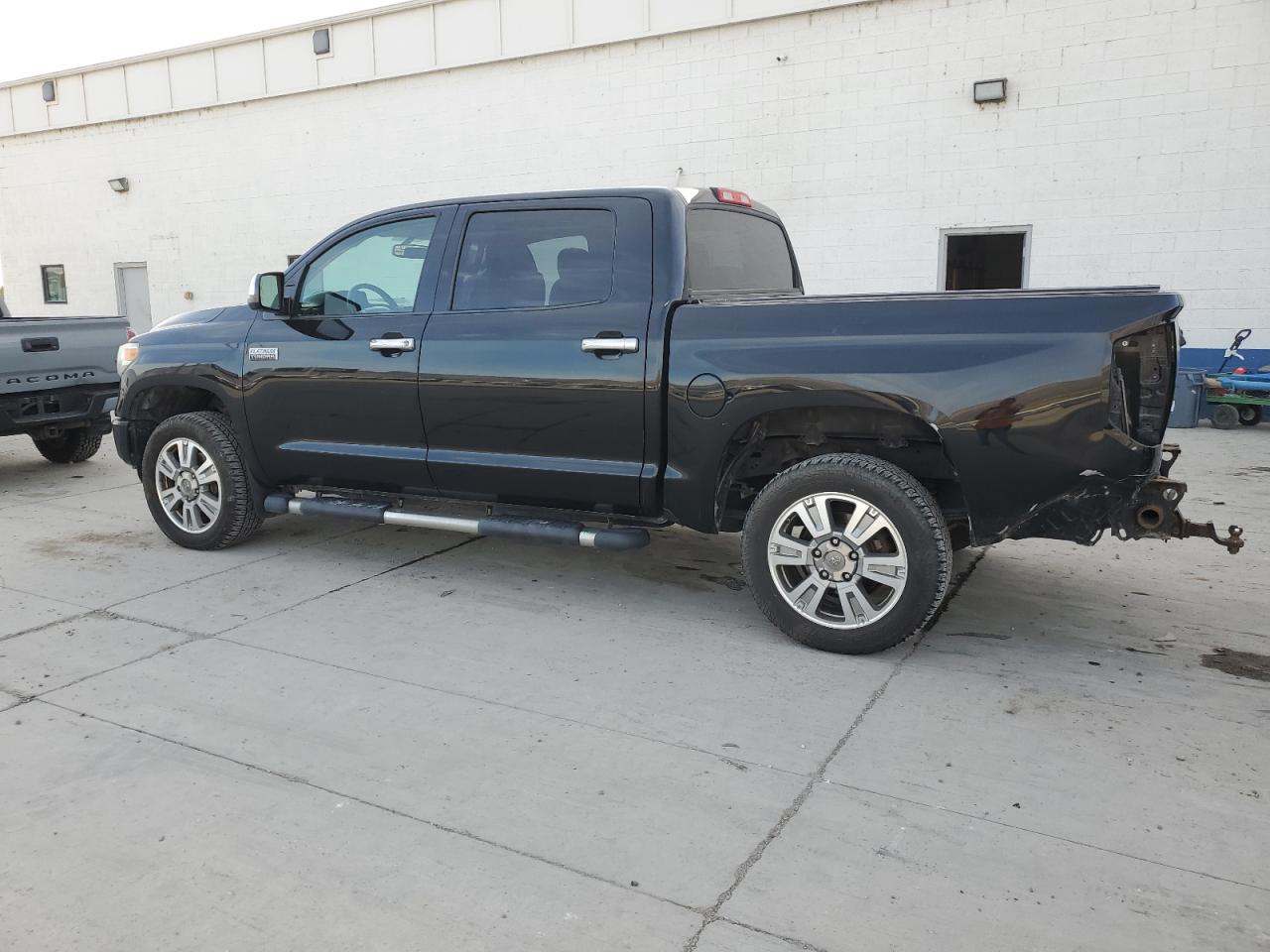TOYOTA TUNDRA CREWMAX PLATINUM