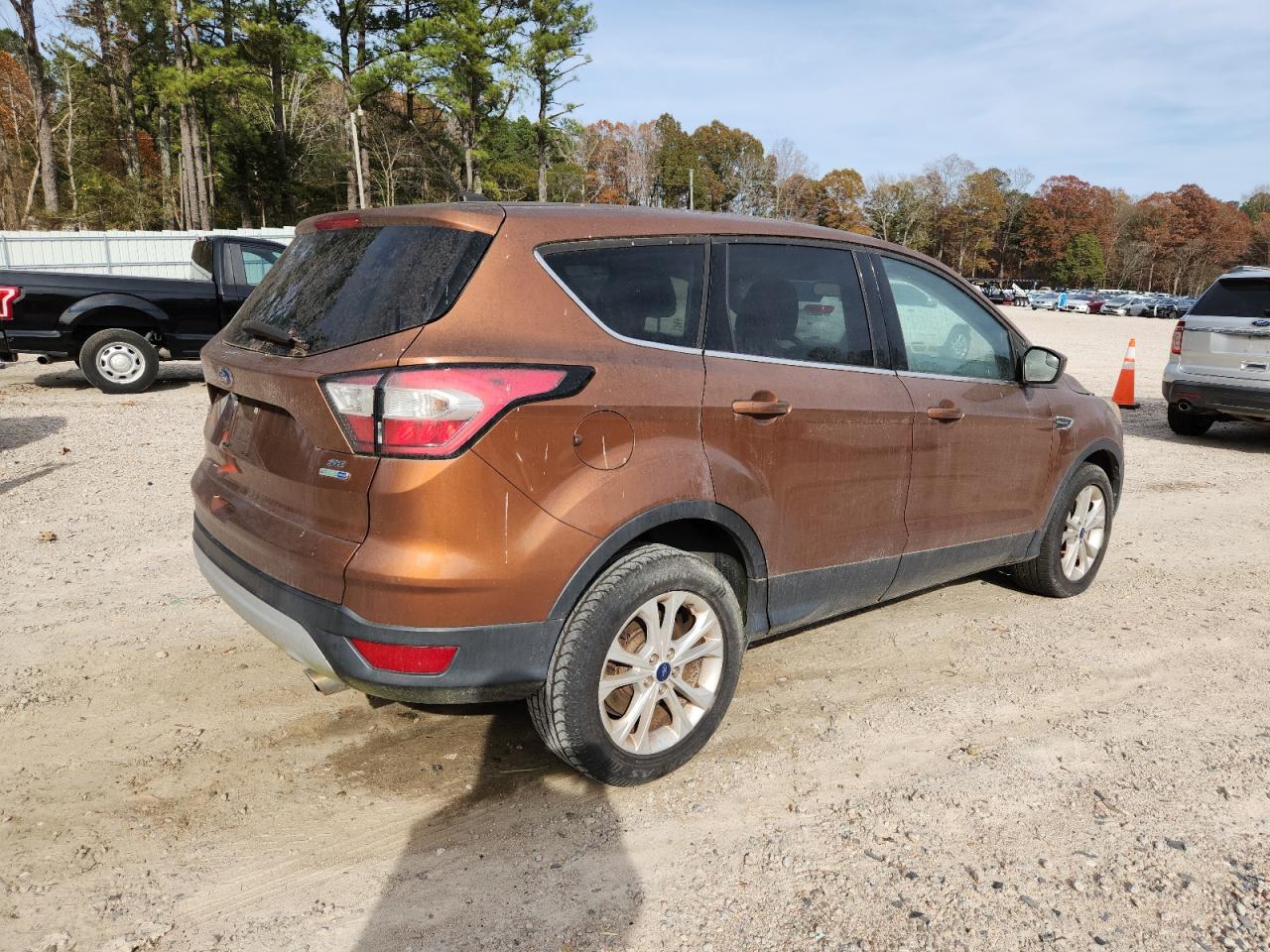 FORD ESCAPE SE