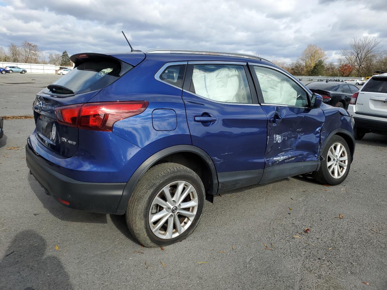 NISSAN ROGUE SPORT S