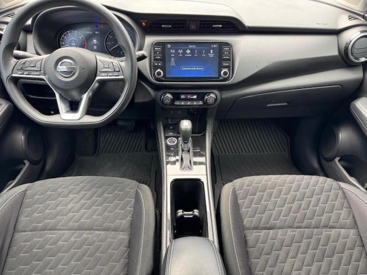 NISSAN KICKS SV