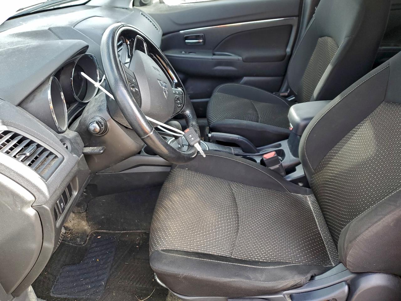 MITSUBISHI OUTLANDER ES