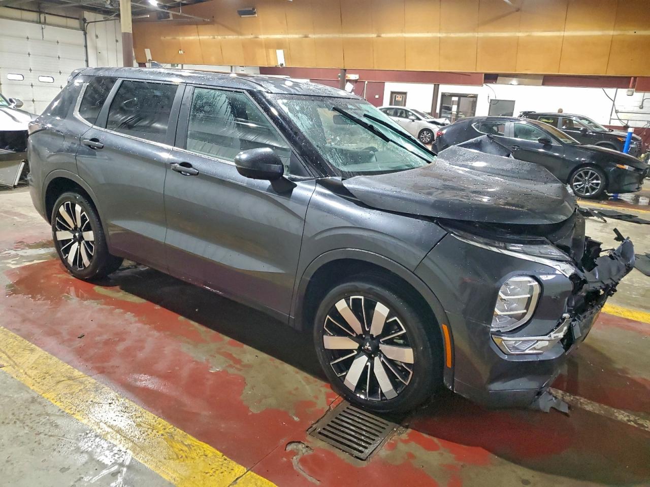 MITSUBISHI OUTLANDER SE