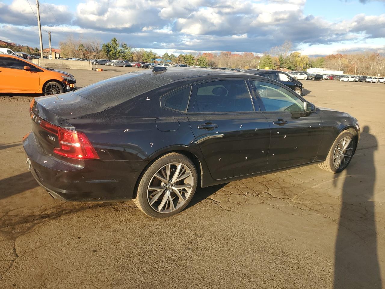 VOLVO S90 T5 MOMENTUM