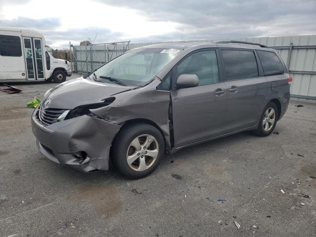 2011 TOYOTA SIENNA LE - 5TDKK3DC8BS135607