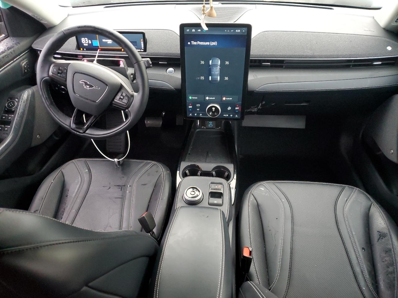 FORD MUSTANG PREMIUM