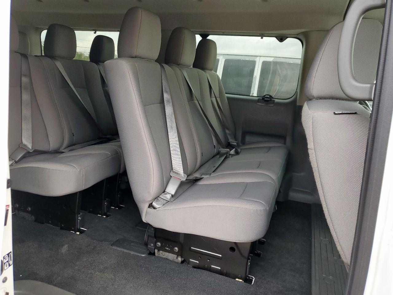 NISSAN NV3500 3500 S