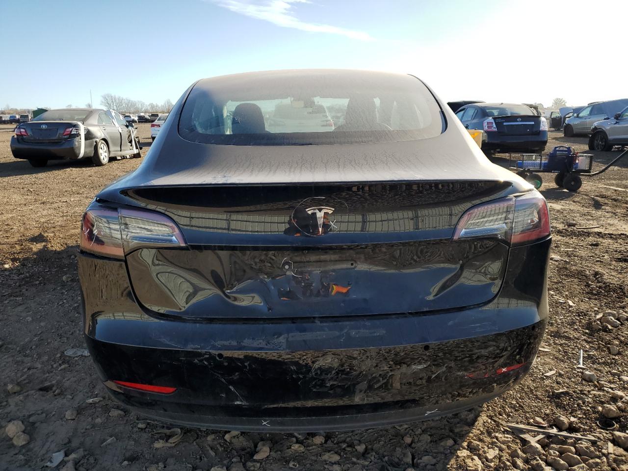 TESLA MODEL 3
