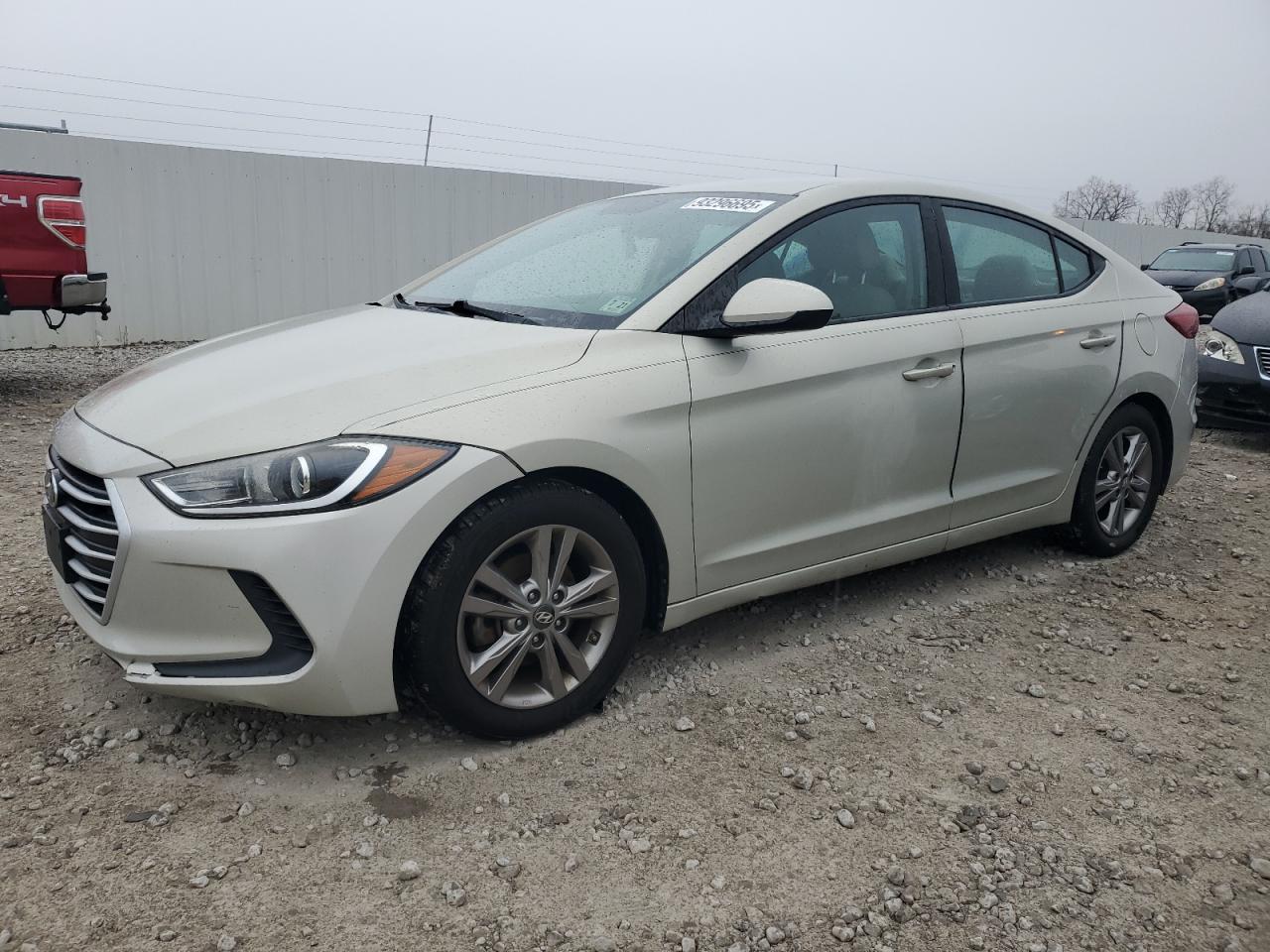 HYUNDAI ELANTRA SE