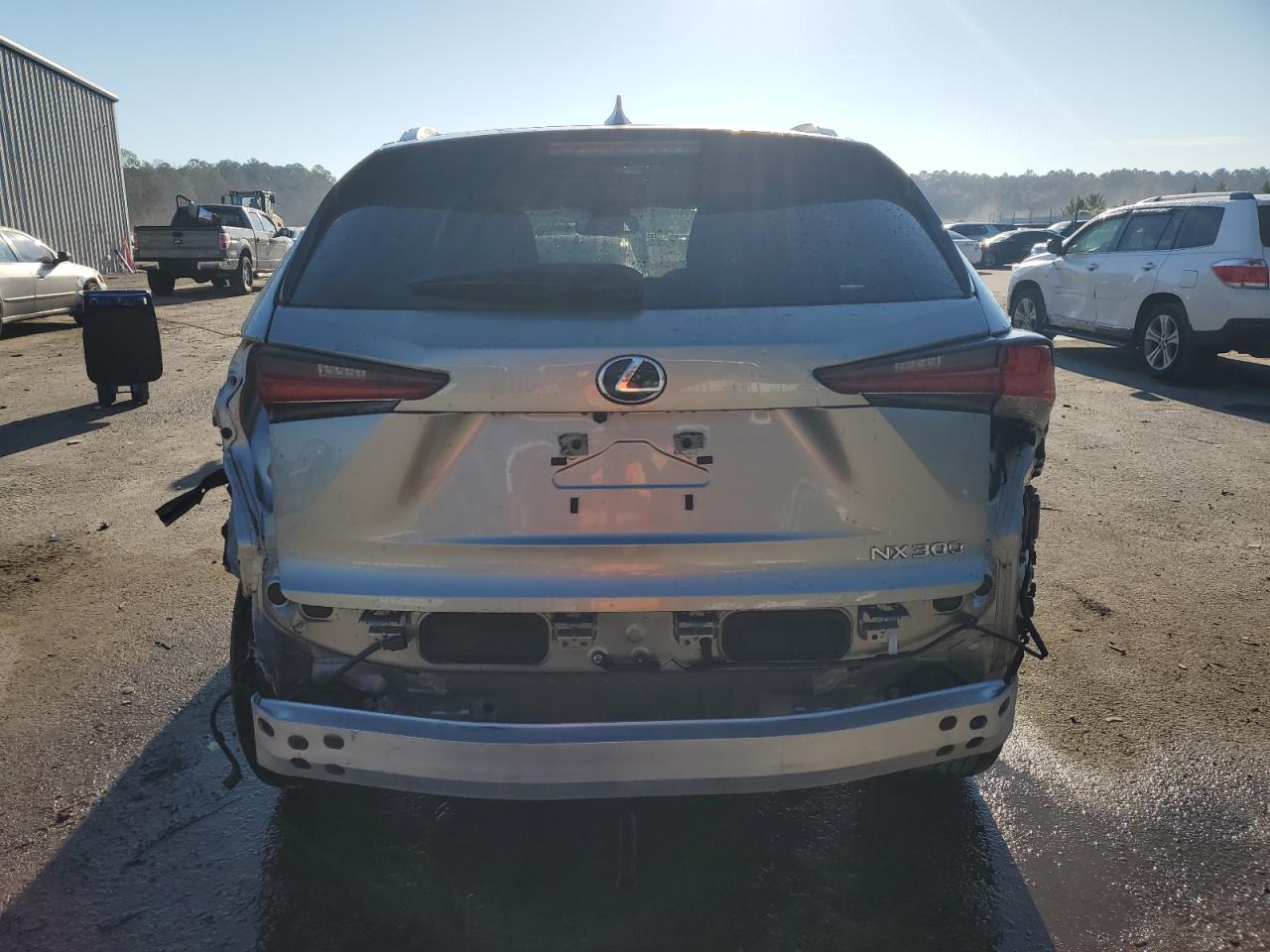 LEXUS NX 300 BASE