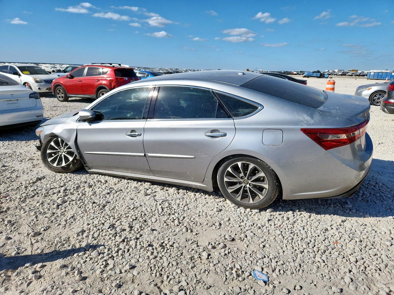 TOYOTA AVALON XLE