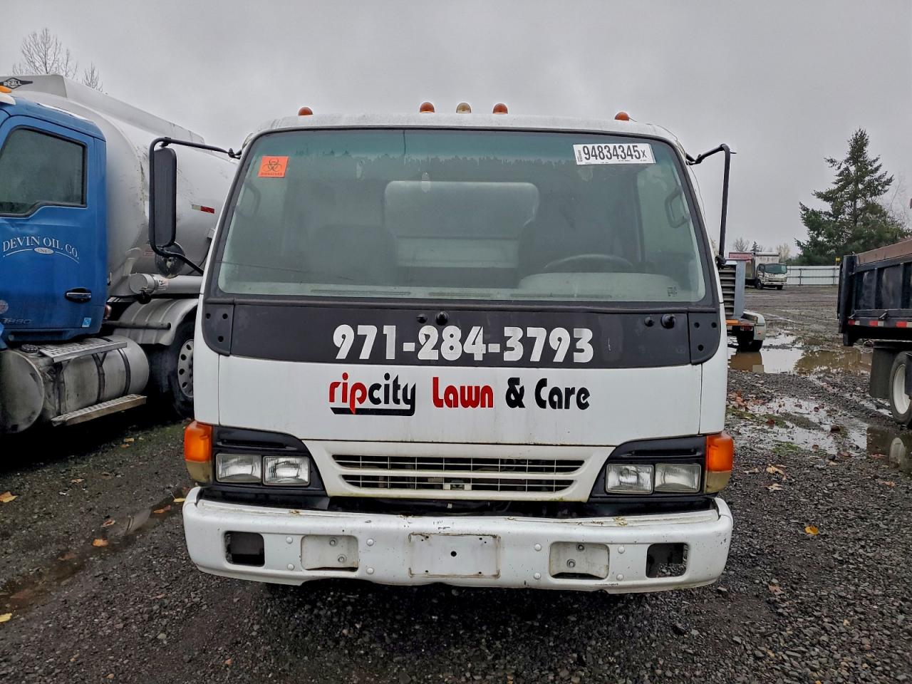 Lot #3302718000 1999 ISUZU NPR