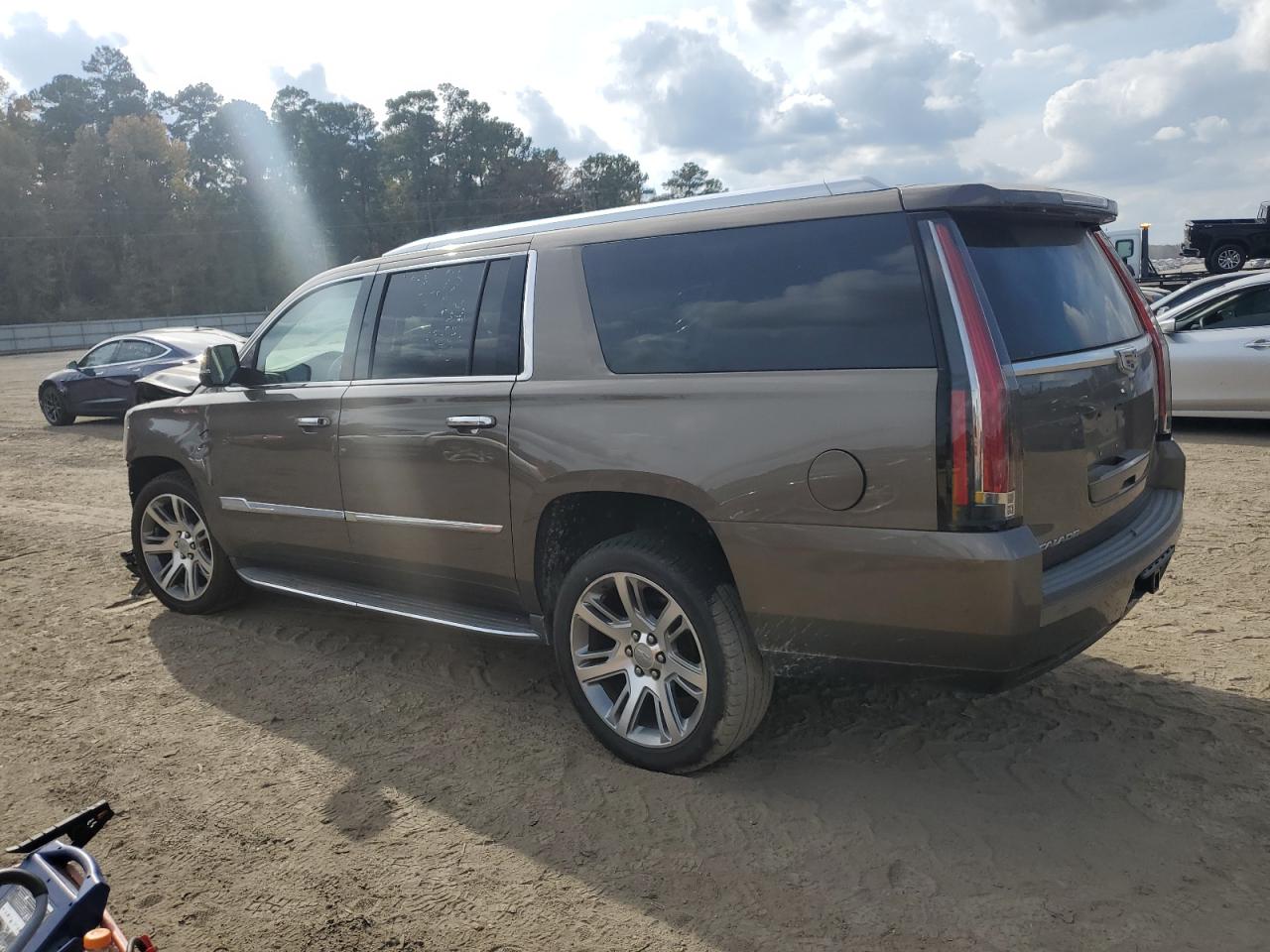 CADILLAC ESCALADE ESV LUXURY