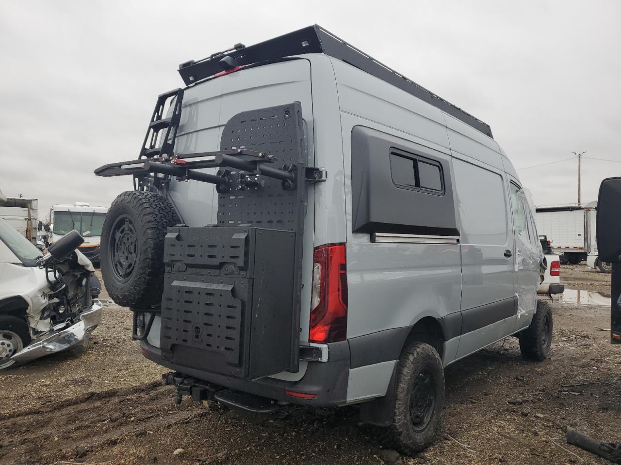 MERCEDES-BENZ SPRINTER 2500