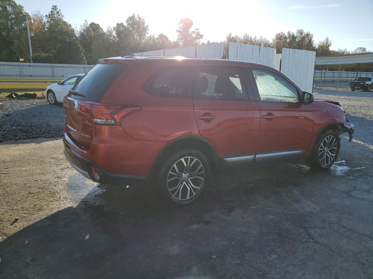 MITSUBISHI OUTLANDER SE