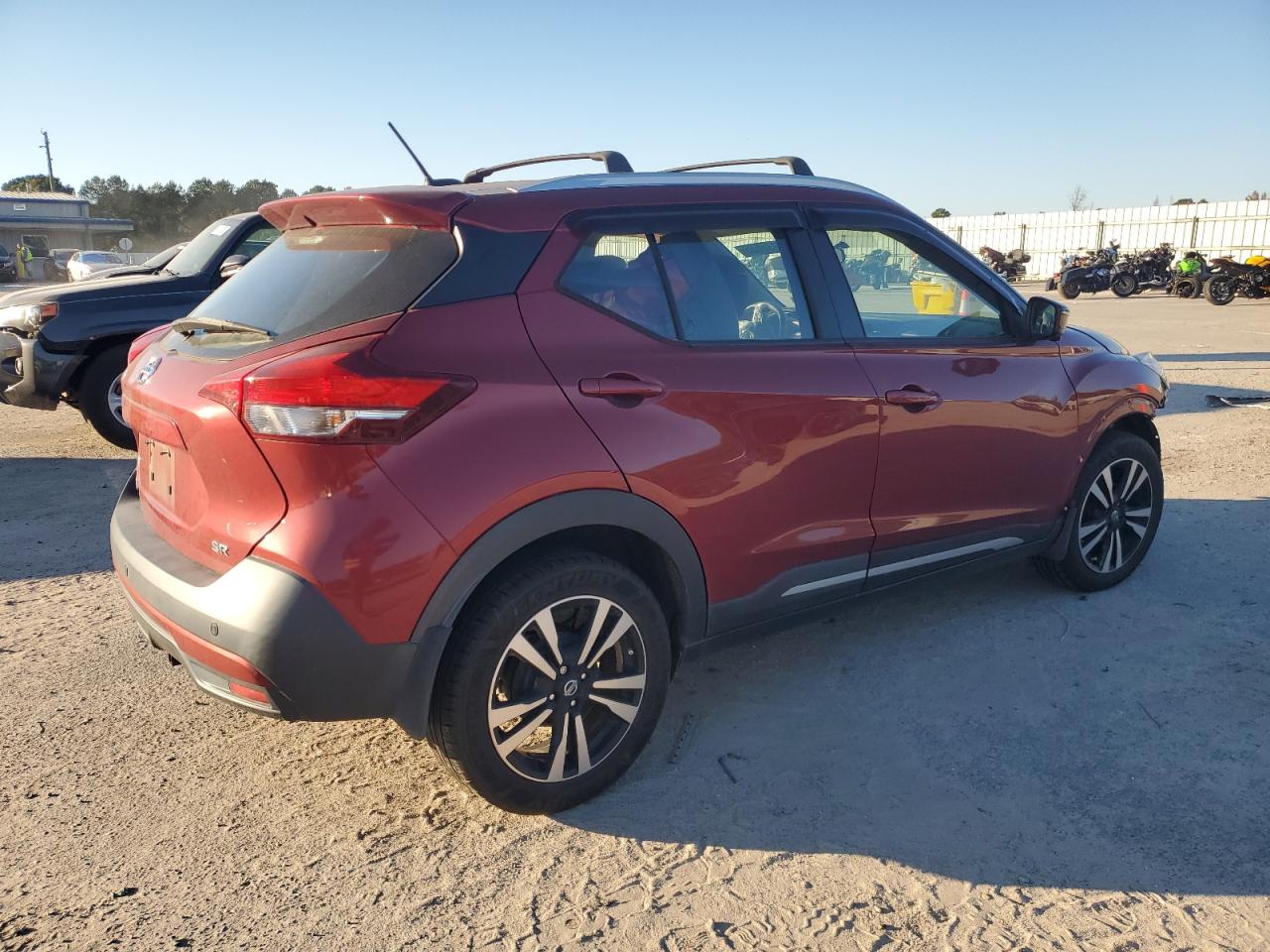NISSAN KICKS S