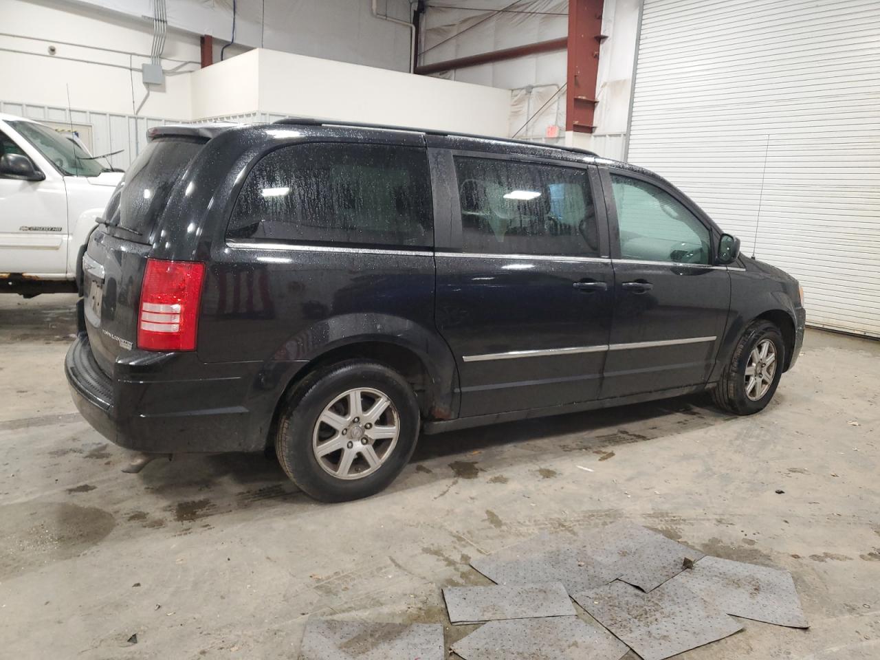 CHRYSLER TOWN & COUNTRY TOURING