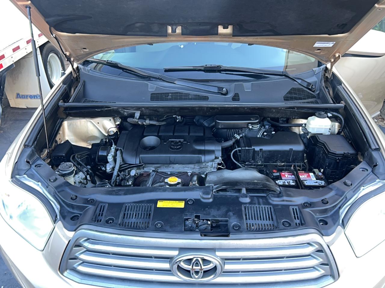 TOYOTA HIGHLANDER