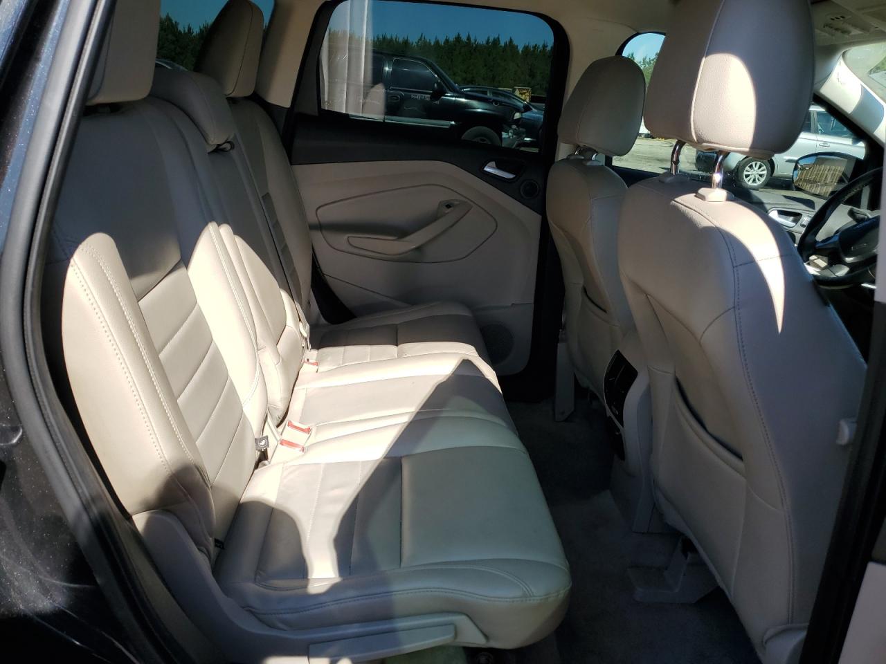 FORD ESCAPE TITANIUM