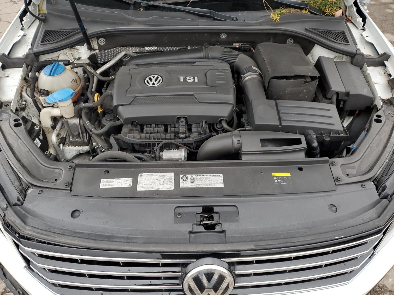 VOLKSWAGEN PASSAT SE