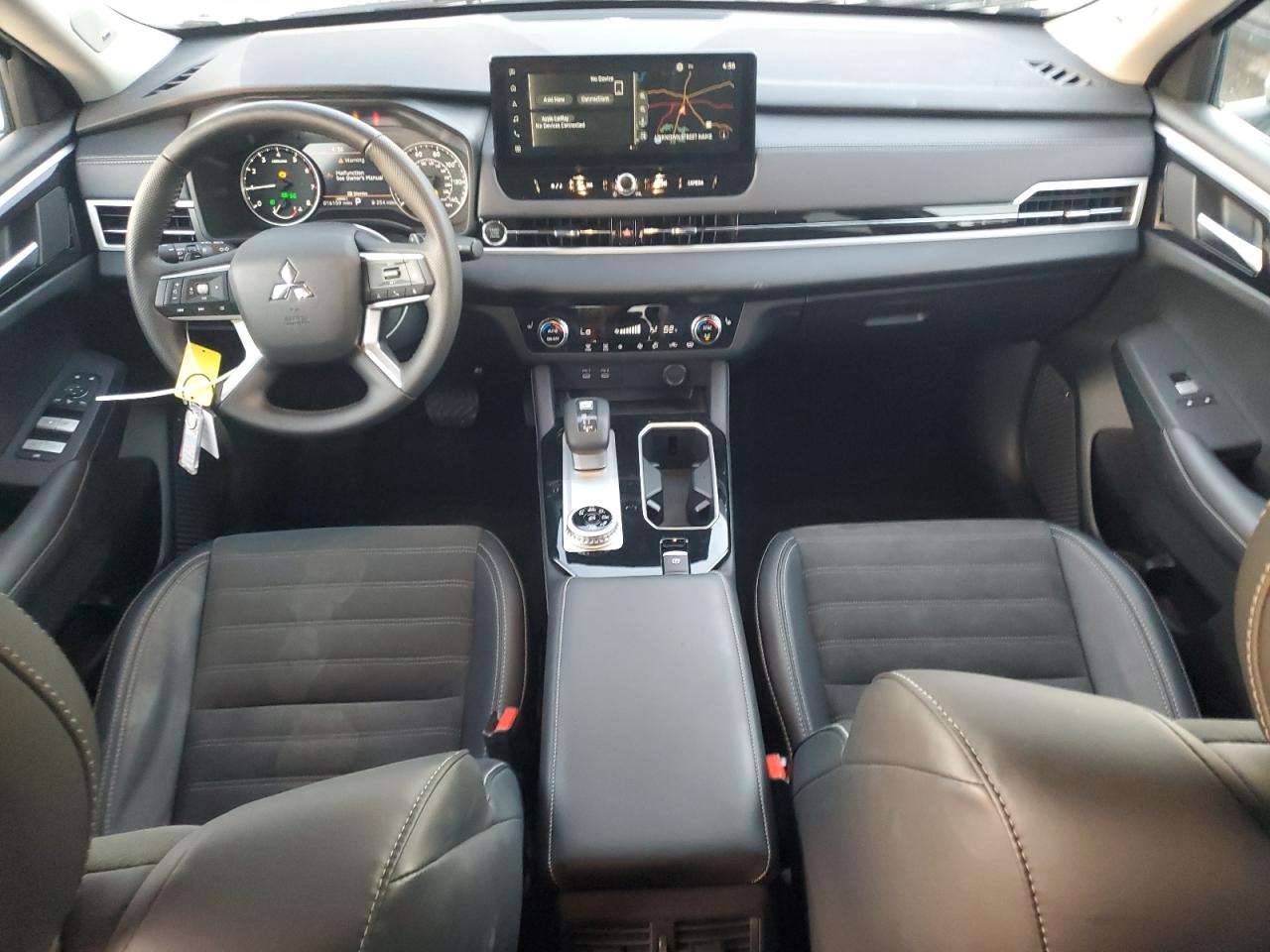 MITSUBISHI OUTLANDER SE