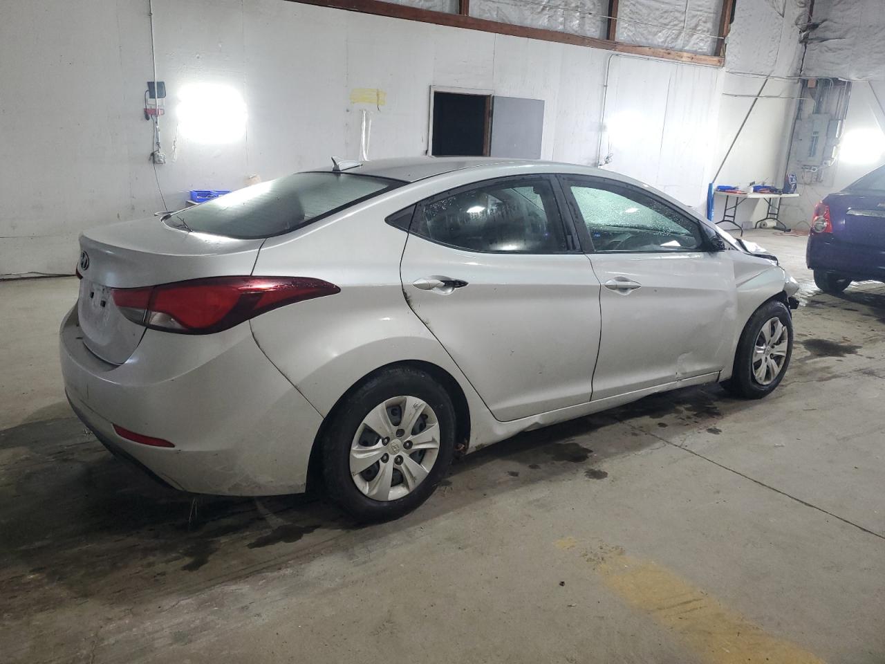 HYUNDAI ELANTRA SE