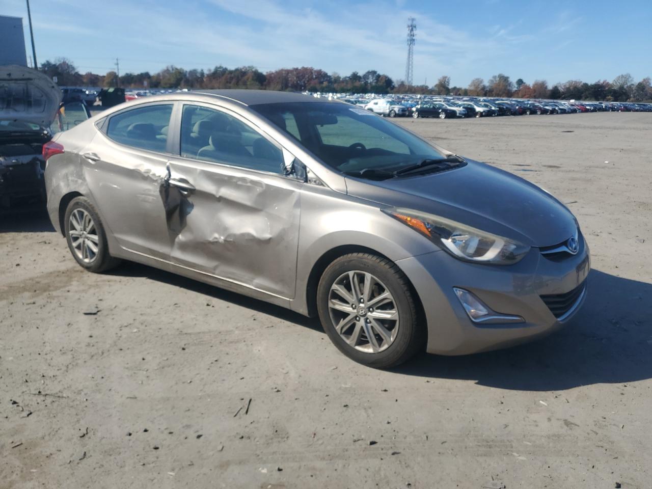HYUNDAI ELANTRA SE