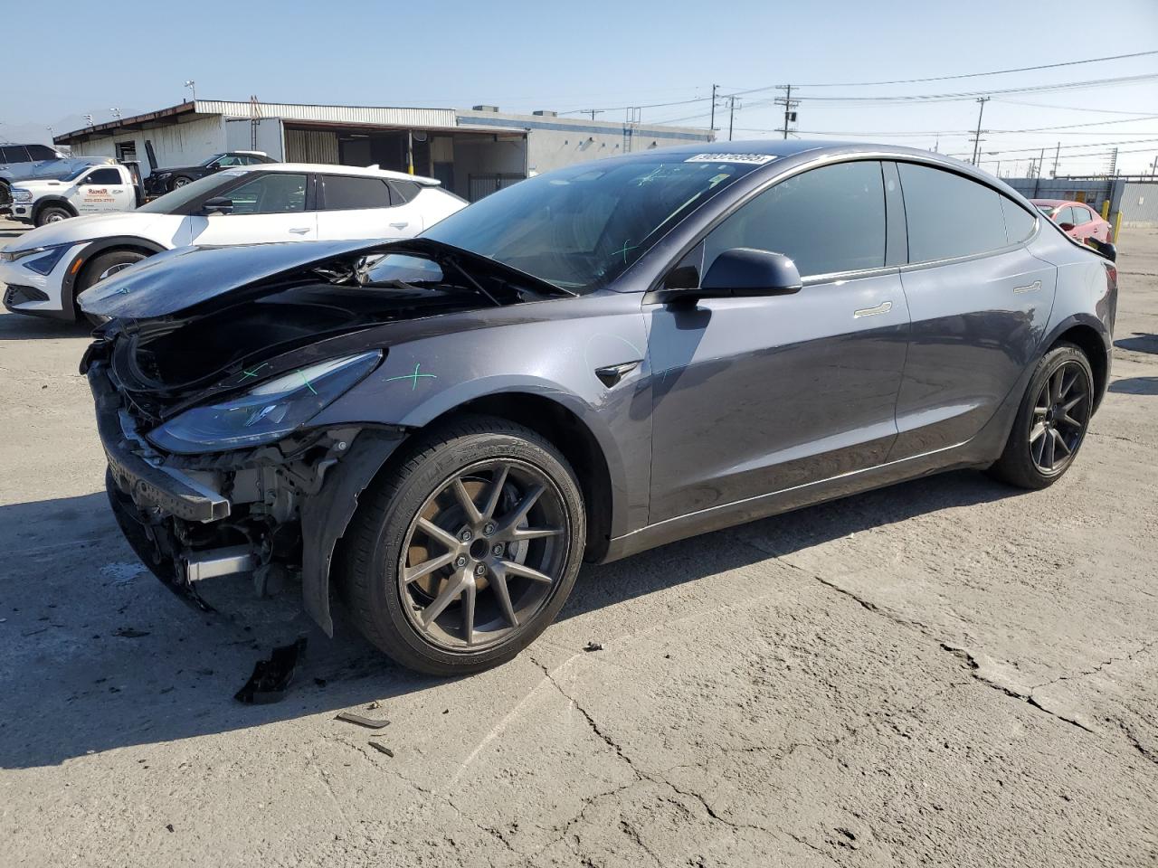 TESLA MODEL 3