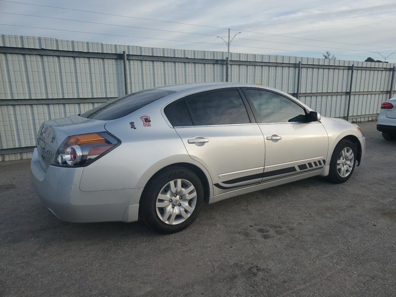 NISSAN ALTIMA BASE