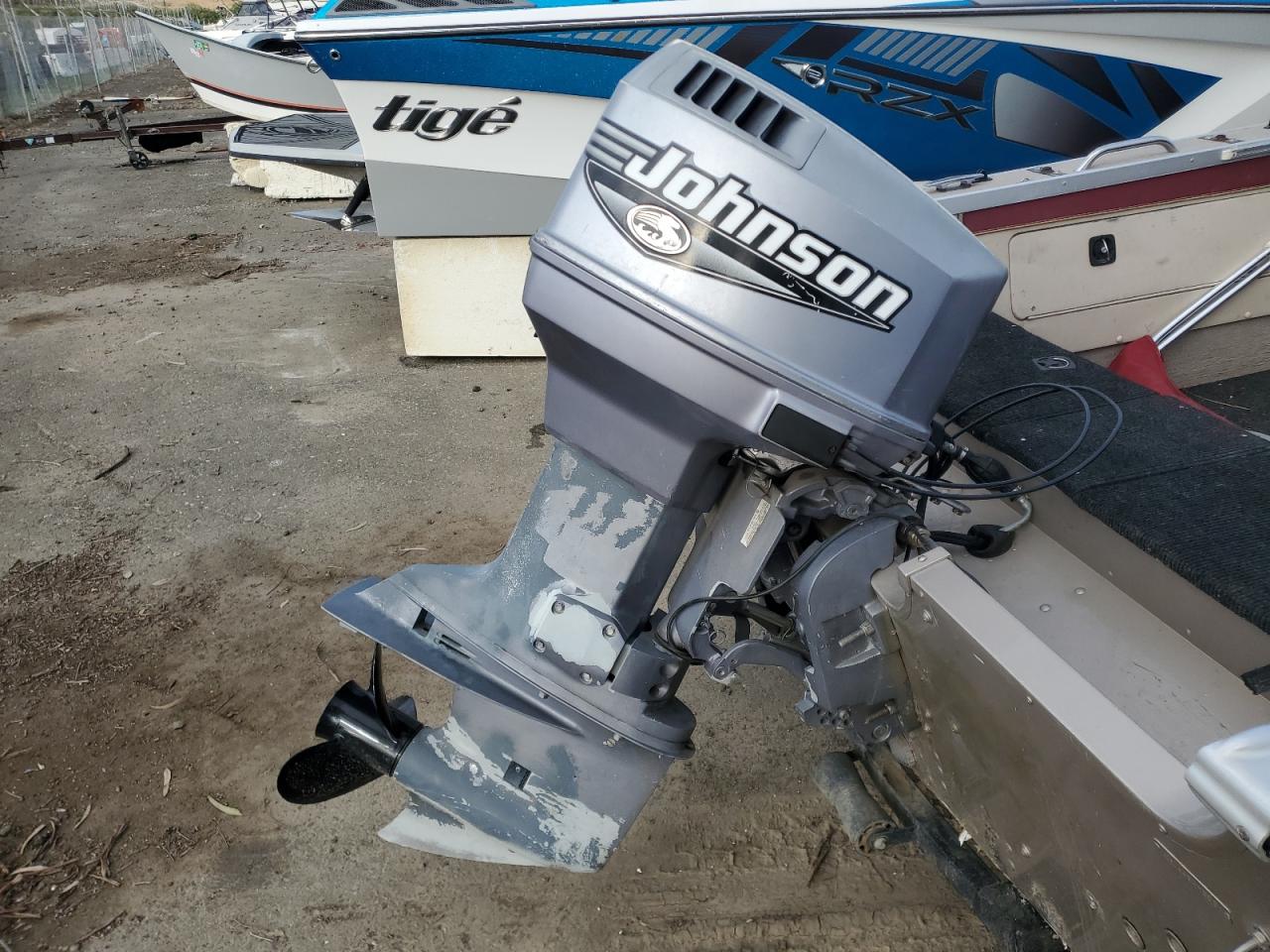 Lot #3301874435 1999 ALUMACRAFT BOAT