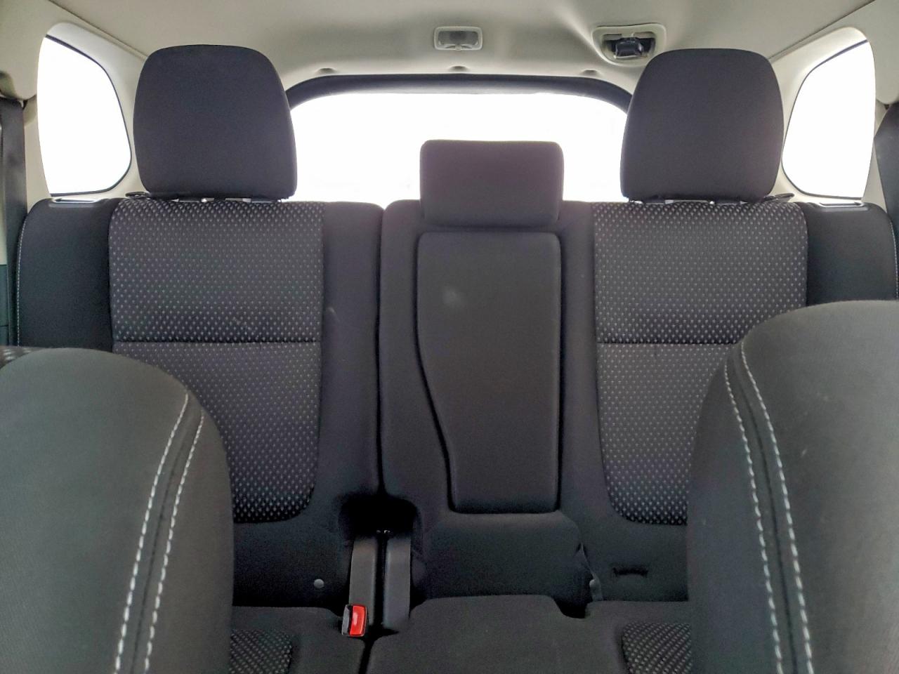 MITSUBISHI OUTLANDER SE