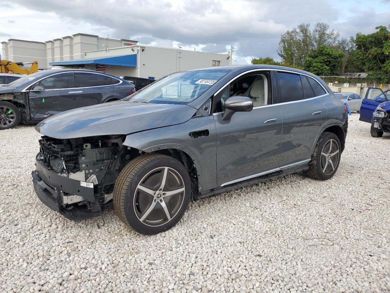 MERCEDES-BENZ EQE SUV 350+