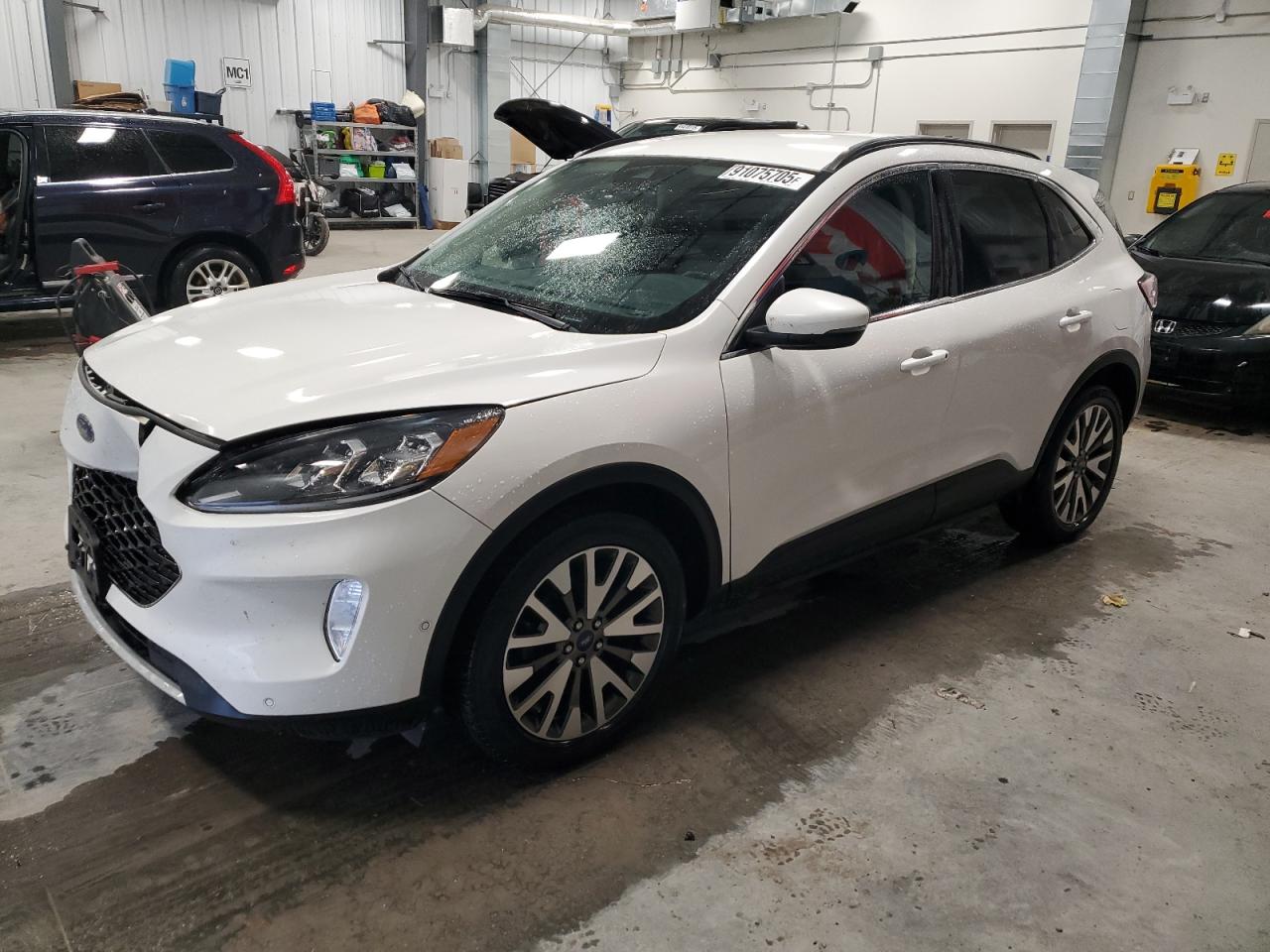 FORD ESCAPE TITANIUM