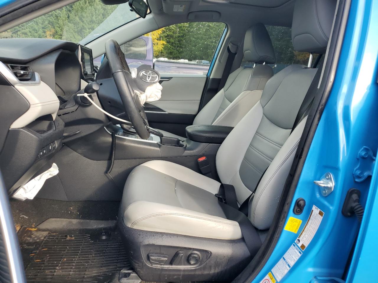 TOYOTA RAV4 XLE PREMIUM