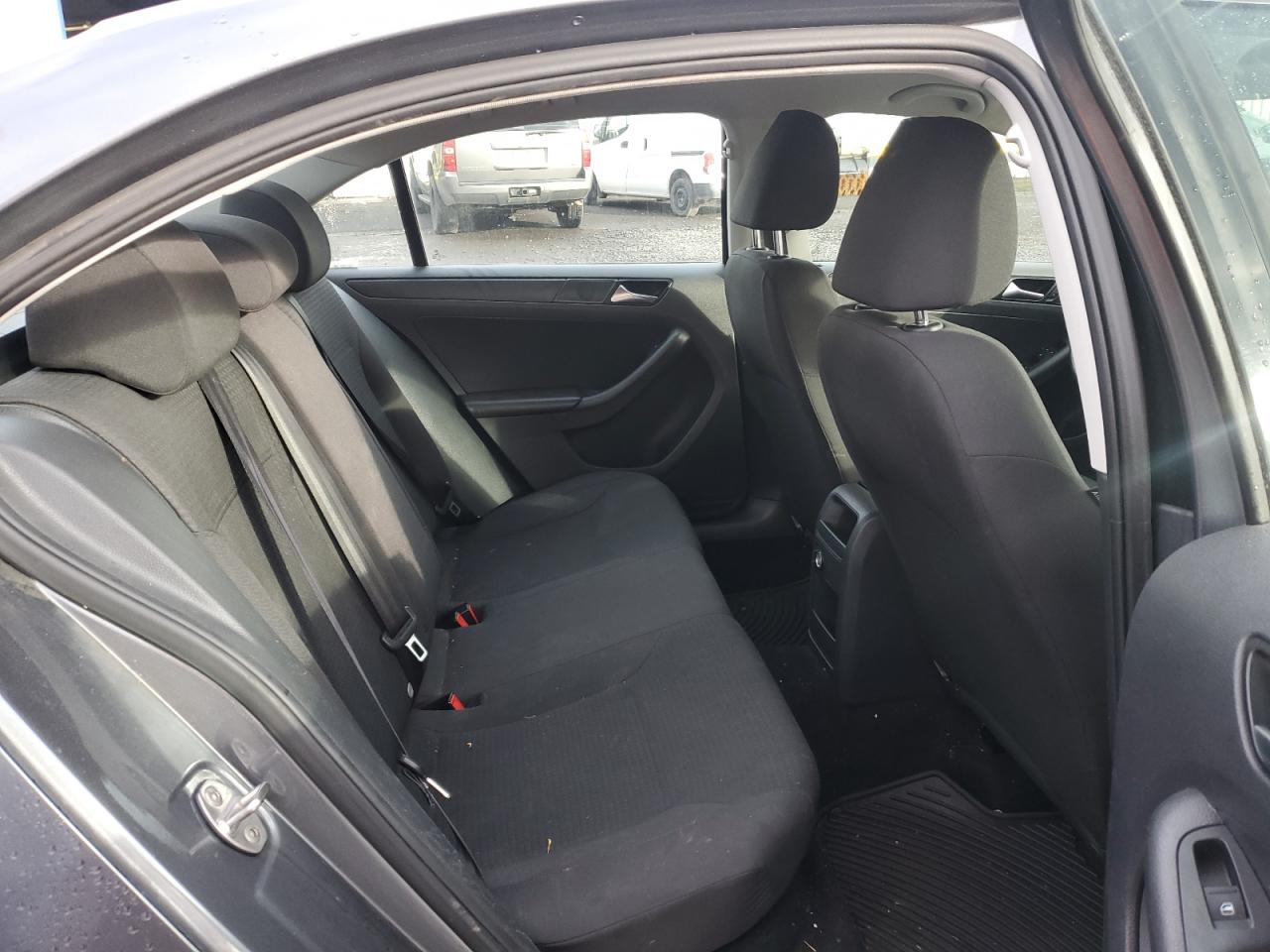 VOLKSWAGEN JETTA BASE