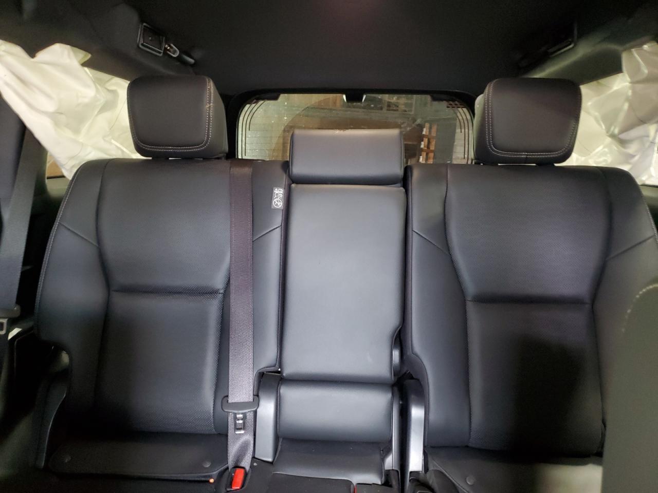 TOYOTA LAND CRUISER BASE