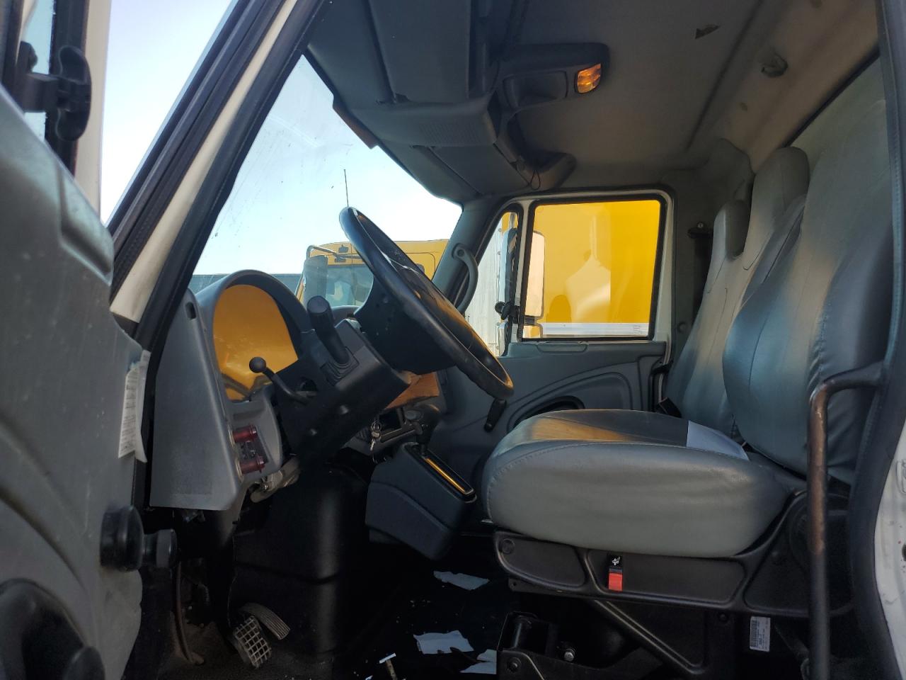 Lot #3310336981 2007 INTERNATIONAL 4300