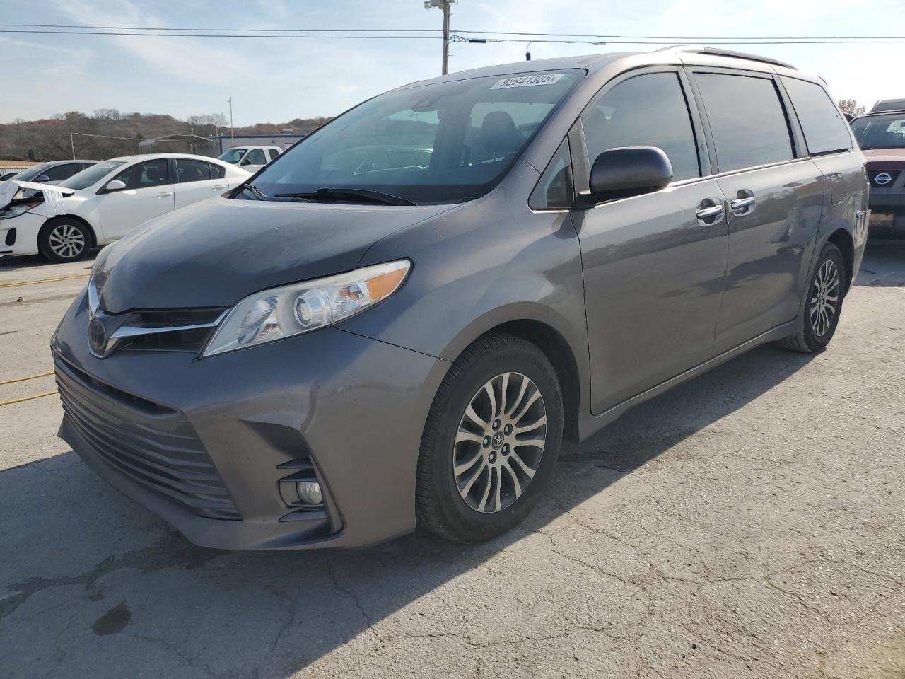 TOYOTA SIENNA XLE
