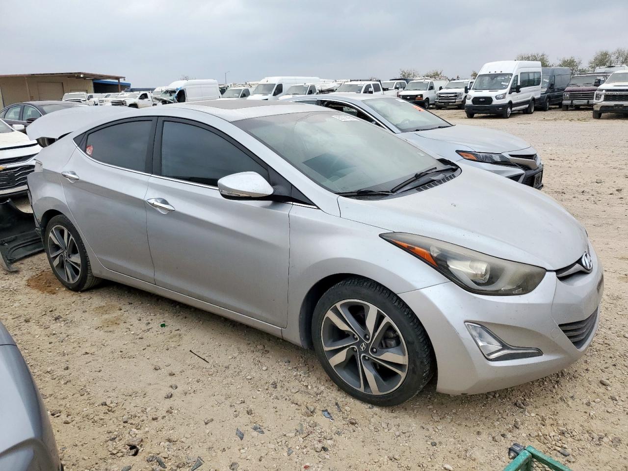 HYUNDAI ELANTRA SE